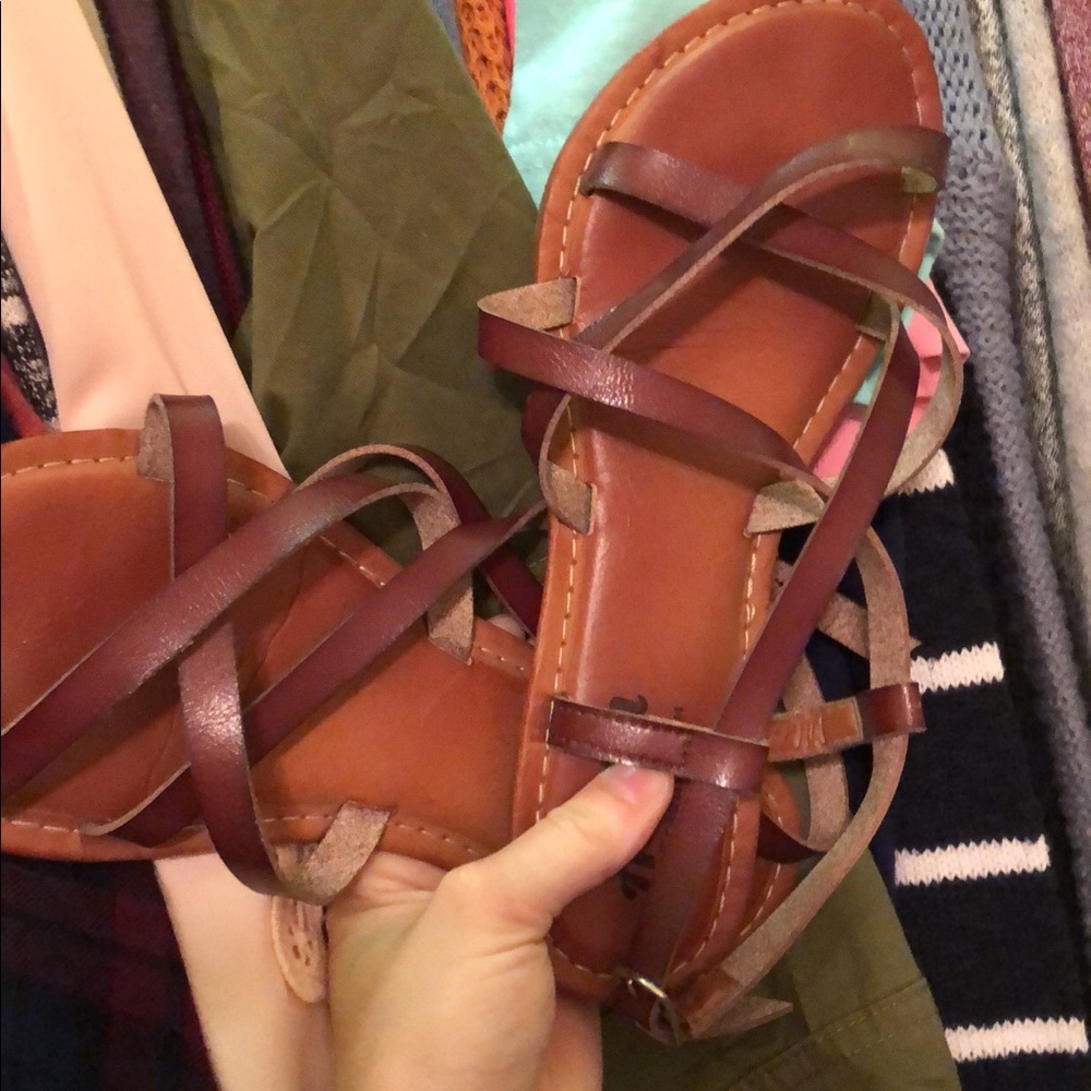sandals - Picture 3 of 4